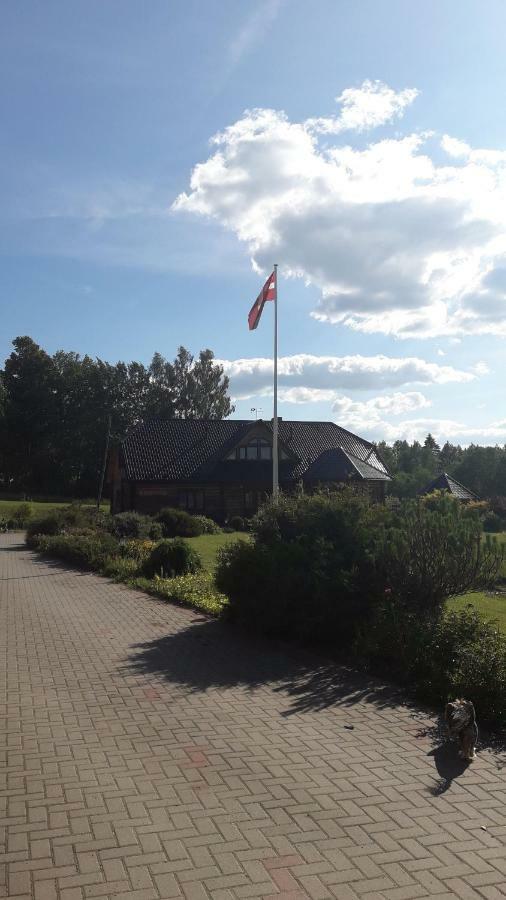 Lielkaibeni Hotell Vecpiebalga Exteriör bild
